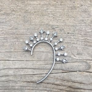 Dazzling Ear Cuff